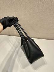 Okify Prada Black Leather Handbag 28x18x11cm - 4