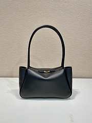 Okify Prada Black Leather Handbag 28x18x11cm - 2