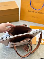 Okify Louis Vuitton Haumea White Bag 30x30cm  - 4