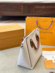 Okify Louis Vuitton Haumea White Bag 30x30cm  - 3