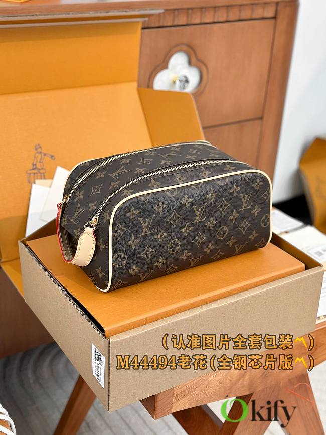 Okify Louis Vuitton Dopp Kit Toilet Pouch Brown Bag 28 x 15 x 16.5 cm M44494 - 1