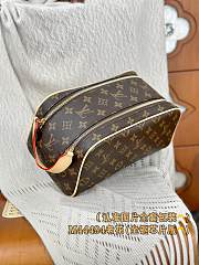 Okify Louis Vuitton Dopp Kit Toilet Pouch Brown Bag 28 x 15 x 16.5 cm M44494 - 2