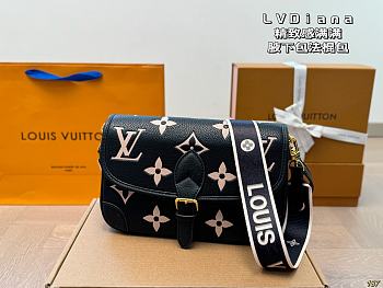 Okify Louis Vuitton Diana Baguette Bag 25x15cm 