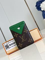 Okify Louis Vuitton Porte Cartes Magnet Card Holder in Green 6.5 x 9.5 x 0.5 cm M12855 - 1