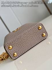 Okify Louis Vuitton Micro Bag Capucines bag in ciment 8.5x3.5x10.5cm M48865  - 2