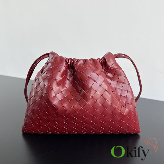 Okify Bottega Veneta Intrecciato calfskin leather dustbag with transformable strap in dark red 32x23cm - 1