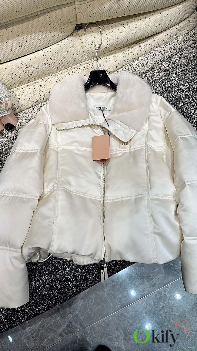 Okify MiuMiu White Jacket With Mink Collar SML - 1