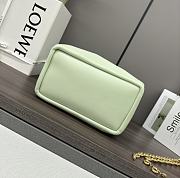 Okify Loewe small squeeze bag in green nappa leather 29x10.5x24cm - 5