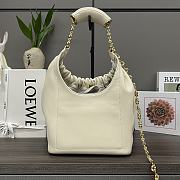 Okify Loewe small squeeze bag in white nappa leather 29x10.5x24cm - 5