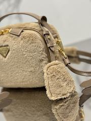 Okify Prada Odette shearling mini-bag 19.5x13x6cm - 2