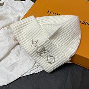 Okify Louis Vuitton White Wool Beanie  - 1