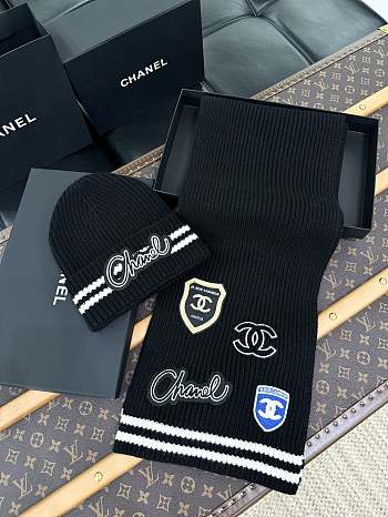 Okify Chanel Black Medal Scarf 