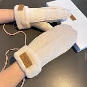 Okify UGG White Wool Gloves - 1