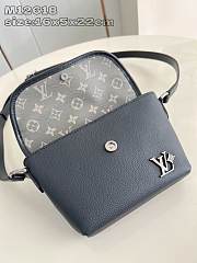 Okify Louis Vuitton Maison leather and Monogram Canvas Purse Bag in Kaki and Black M12618 16x5x22cm - 3