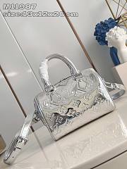 Okify Louis Vuitton Monogram Miroir Silver Speedy Bandoulière 20 Bag M11987 13 x 12 x 20 cm  - 1