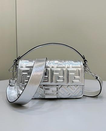 Okify Fendi Baguette Bag In Silver 27x5x15cm