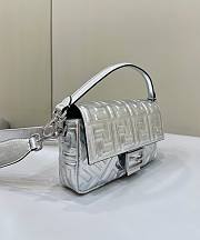 Okify Fendi Baguette Bag In Silver 27x5x15cm - 3