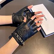 Okify Chanel Black Leather Fingerless Gloves With Chain 19532 - 1