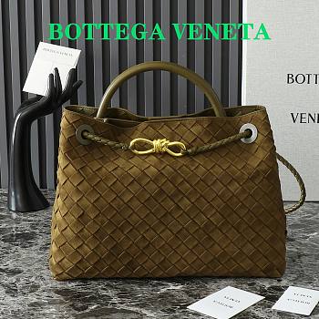 Okify Bottega Veneta Medium Andiamo bag in green suede 32x24x12 cm