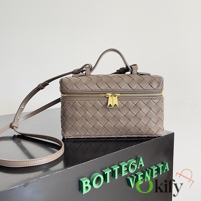 Okify Bottega Veneta Bang Bang Vanity Case Bag In Pinecone 24380 kr 22x12.5x5cm - 1