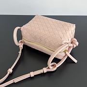 Okify Bottega Veneta Top Handle Loop Bag In Cameo Pink 30200 kr 19x12x9cm  - 2