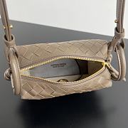 Okify Bottega Veneta Top Handle Loop Bag In Pinecone 30200 kr 19x12x9cm  - 5