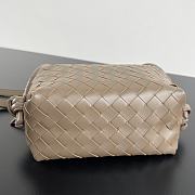 Okify Bottega Veneta Top Handle Loop Bag In Pinecone 30200 kr 19x12x9cm  - 4