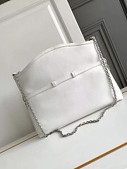 Okify Givenchy Medium White Voyou Chain bag 40x27x6.5cm  - 2