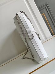 Okify Givenchy Medium White Voyou Chain bag 40x27x6.5cm  - 3