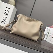 Okify Loewe Mini Flamenco Clutch In Beige Nappa Calfskin 23x18x9cm - 3