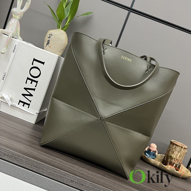 Okify Loewe Medium Puzzle Fold Tote Bag In Green Shiny Calfskin 25.5x14.5x31.5cm  - 1