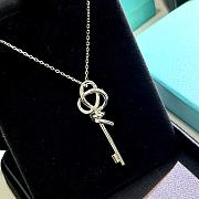 Okify Tiffany&Co Silver Knot Necklace  - 2