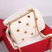 Okify Valentino Garavani Roman Stud Bag In White 25x7x15cm 19850 - 4