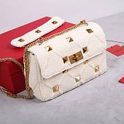 Okify Valentino Garavani Roman Stud Bag In White 25x7x15cm 19850 - 3