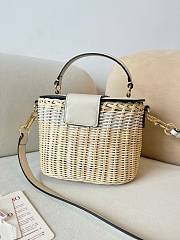 Okify Valentino Garavani VLogo Signature Wicker Vanity Bag In White 19x13.5x13cm  - 6