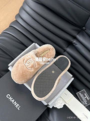 Okify Chanel Beige Fur Slippers - 2