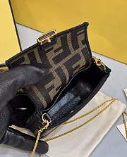 Okify Fendi Nano Baguette Charm Bag 10x2x7cm - 5