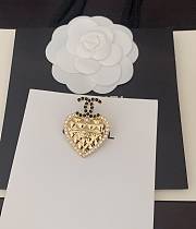 Okify Channel Heart Brooch 20376 - 4