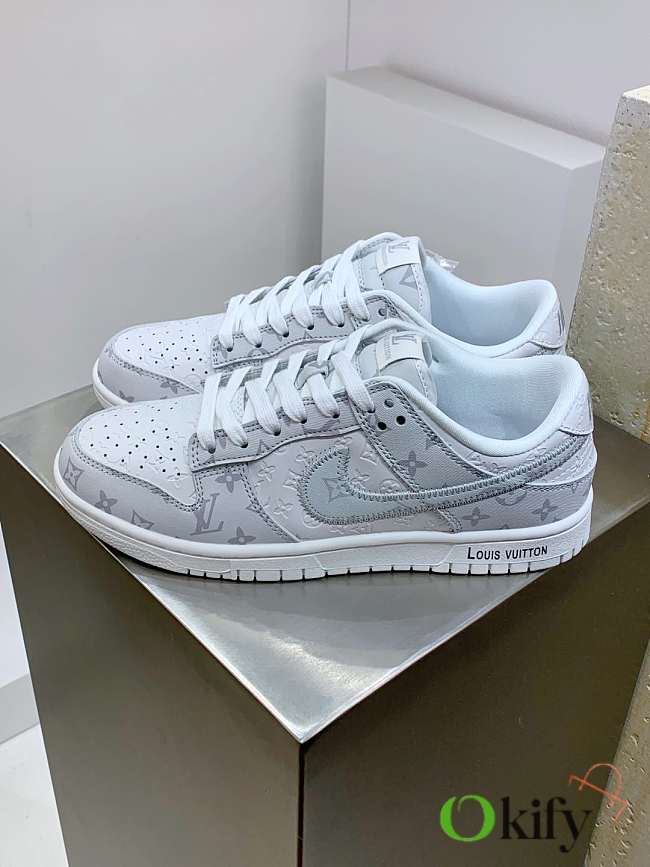 Okify Nike x Louis Vuitton SB Dunk Low Sneakers In White And Gray Monogram EU36-45  - 1