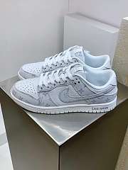 Okify Nike x Louis Vuitton SB Dunk Low Sneakers In White And Gray Monogram EU36-45  - 1