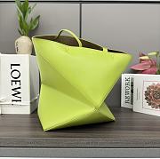 Okify Loewe Medium Puzzle Fold Tote Bag In Bright Green Shiny Calfskin 25.5x14.5x31.5cm - 4