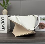 Okify Loewe Medium Puzzle Fold Tote Bag In Beige And White Shiny Calfskin 25.5x14.5x31.5cm - 5