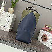 Okify Loewe Medium Puzzle Fold Tote Bag In Dark Blue And Green Shiny Calfskin 25.5x14.5x31.5cm - 5