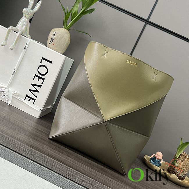 Okify Loewe Medium Puzzle Fold Tote Bag In Two Tones Of Green Calfskin 25.5x14.5x31.5cm - 1