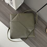 Okify Loewe Medium Puzzle Fold Tote Bag In Two Tones Of Green Calfskin 25.5x14.5x31.5cm - 3