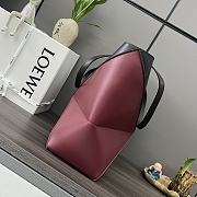 Okify Loewe Medium Puzzle Fold Tote Bag In Dark Red And Black Shiny Calfskin 25.5x14.5x31.5cm - 4