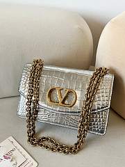 Okify Valentino Garavani Vain Bag In Silver Crocodile Patent 24x16x8cm  - 1