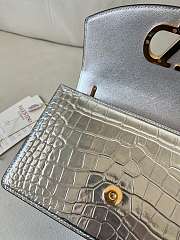 Okify Valentino Garavani Vain Bag In Silver Crocodile Patent 24x16x8cm  - 3