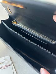 Okify Valentino Garavani Vain Bag In Black Crocodile Patent 24x16x8cm  - 3