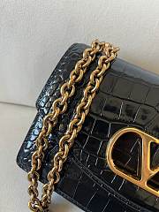 Okify Valentino Garavani Vain Bag In Black Crocodile Patent 24x16x8cm  - 5